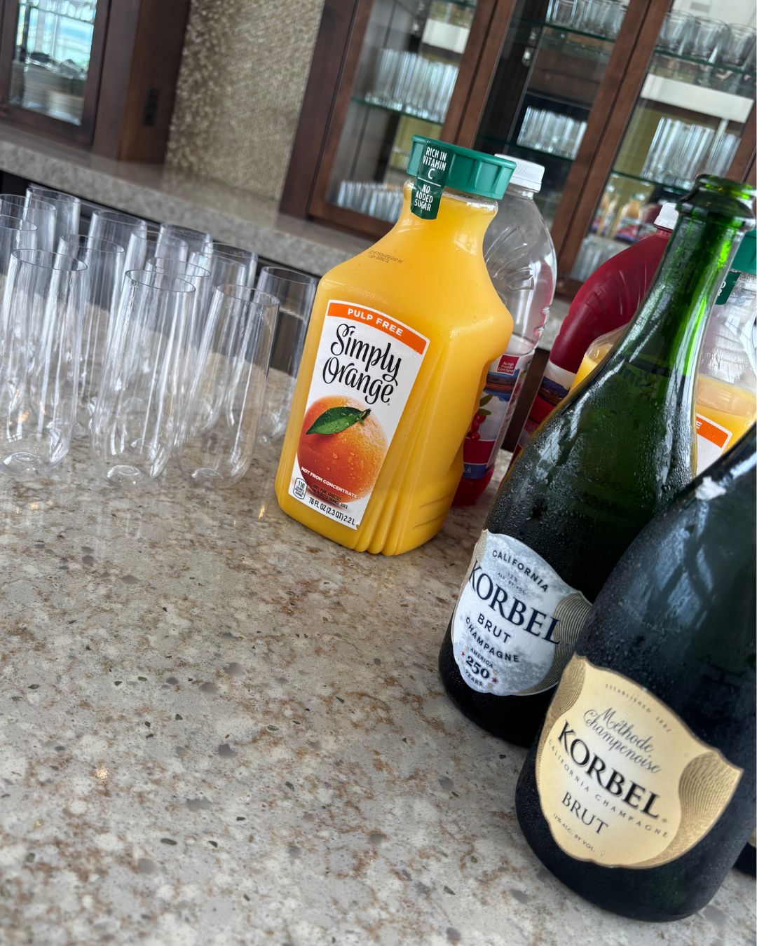Last week, we had an amazing time at our rooftop yoga and brunch event! 🌅🧘♀️…